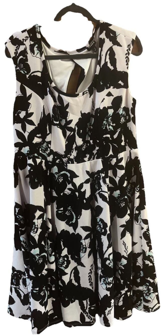 Torrid 1 Black White Fit Flare Dress A Line Skater Short Key Hole Back Fairy